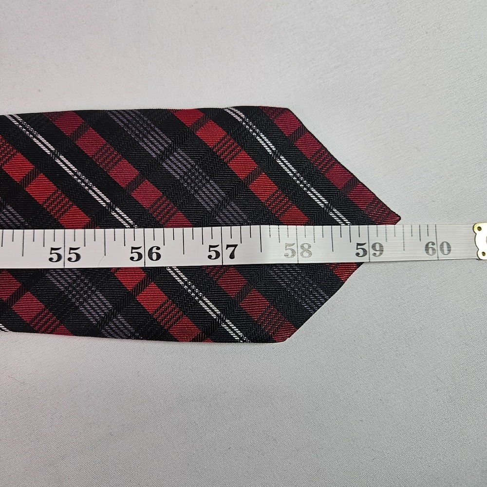 Le Chateau 100% Silk Men Tie Geometric Red Black 3.25" x 59.5" - Picture 8 of 9